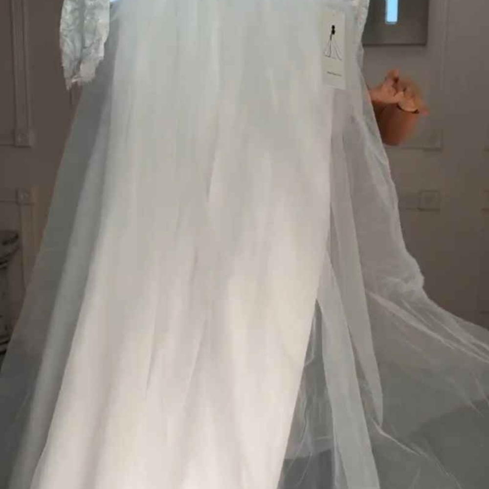 Elegant White Lace Long Sleeve Dress - Picture 3 of 4